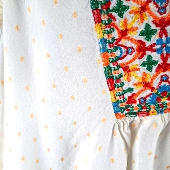 Aruba Blue Sleeveless Blouse, Ruffled Detail, Floral Embroidery sz M - Picture 5 of 8